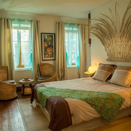 Bed & Breakfast Le Refuge Des Chevaliers Saint-Just-en-Chevalet