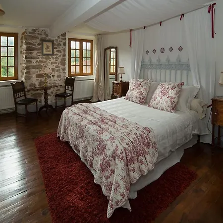 فندق مبيت وإفطار Le Refuge Des Chevaliers Saint-Just-en-Chevalet
